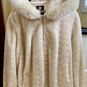 Gallery Woman Faux Fur Jacket